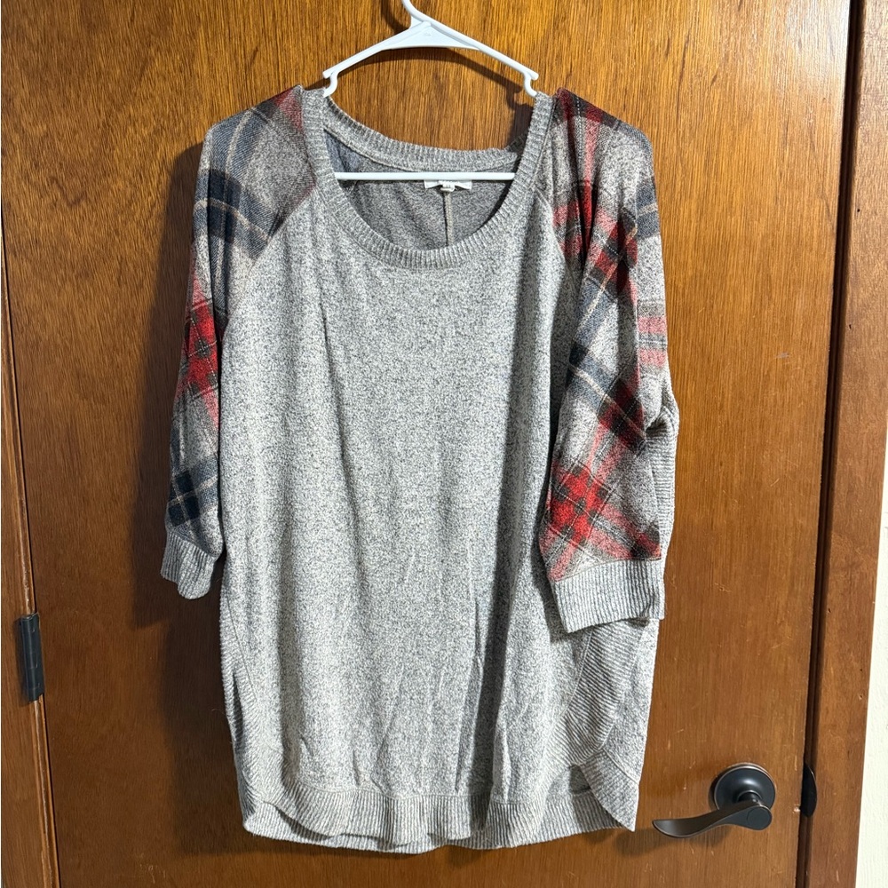 Maurices Heather Gray Top with Plaid Sleeves